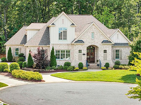 3rd image of 118 Fernbank Ct