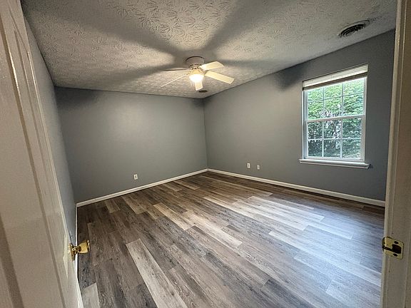 4th image of 415 W Kentucky Ave