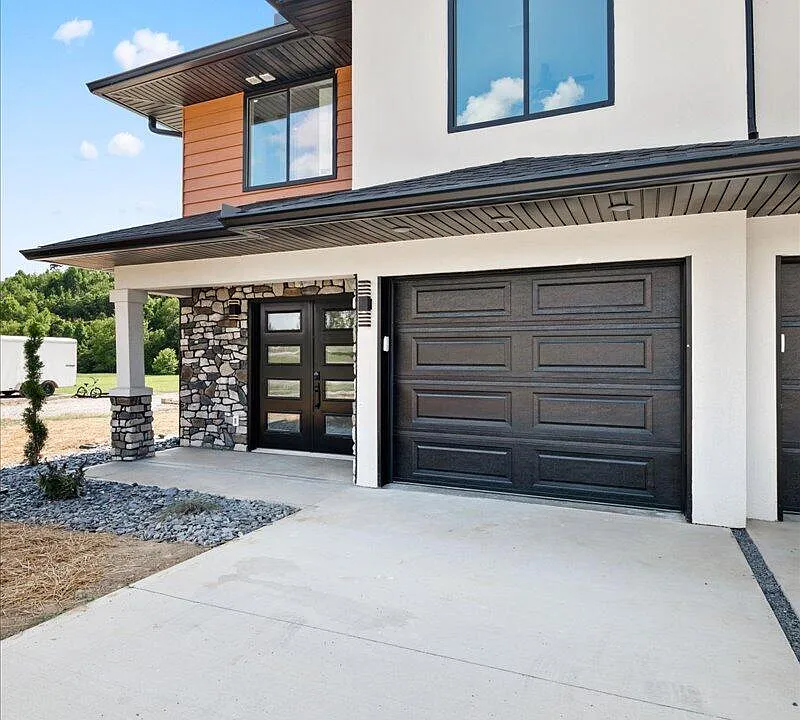 145 Crooked Creek Dr
