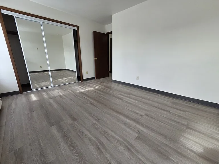 1057 W Cecil St #4 — Photo 14