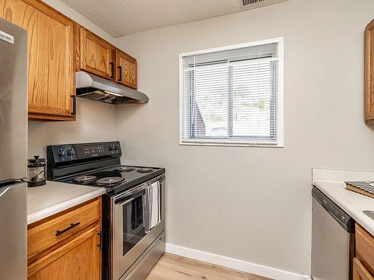 Finn Apartments — Photo 43