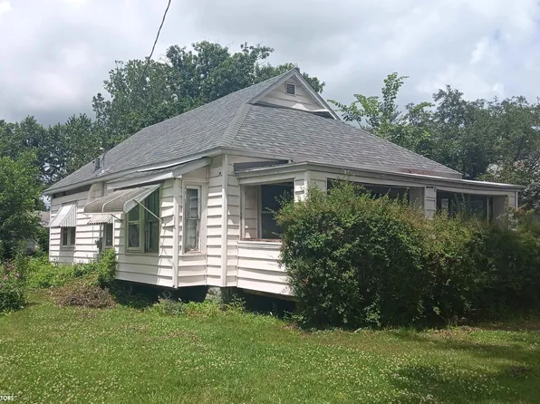 405 S Webster St, Ottumwa, IA 52501