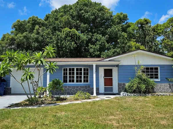 3221 Brookfield Dr, Holiday, FL 34691