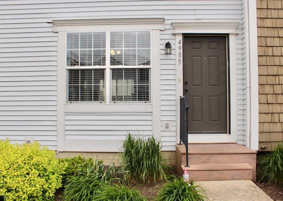 1st image of 4985 Singleton Dr