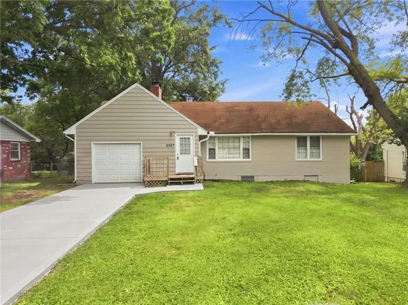 2307 NE 37th Ter, Kansas City, MO 64116