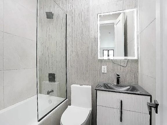 5th image of 143 Meserole St #4