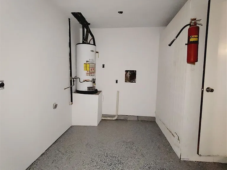 7535 Thurow St — Photo 4