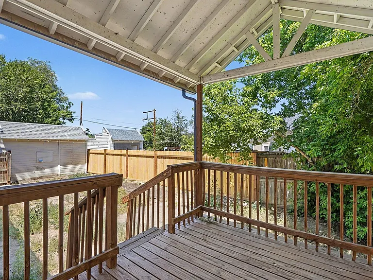 703 N Meade St — Photo 18