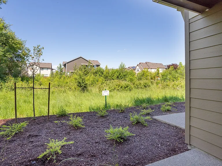 Live where you love at Edgewater Apartments — Photo 30