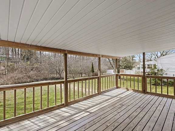 5th image of 243 Highmeadow Rd