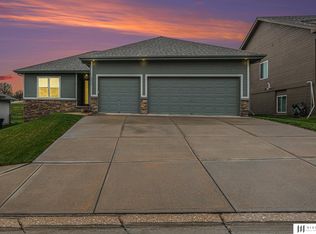 2030 Gindy Cir, Bellevue, NE 68123