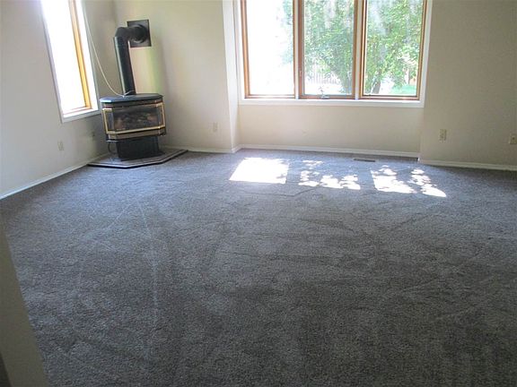 3rd image of 2507 Westridge Dr