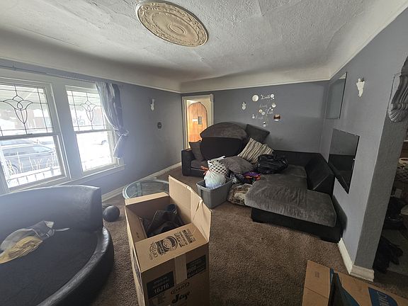 5th image of 16213 Birwood St