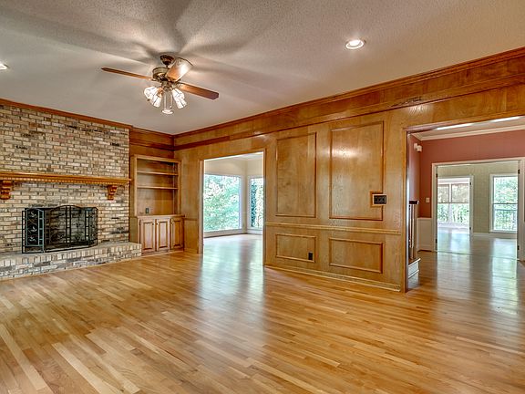 3rd image of 4829 Heatherwood Dr