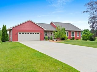 18516 Freedom Ct, Mishicot, WI 54228