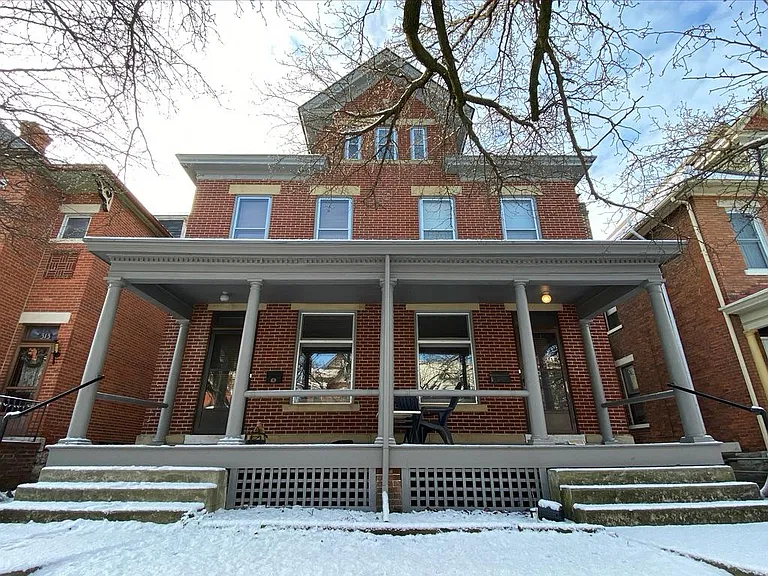 315 W Hubbard Ave — Photo 2