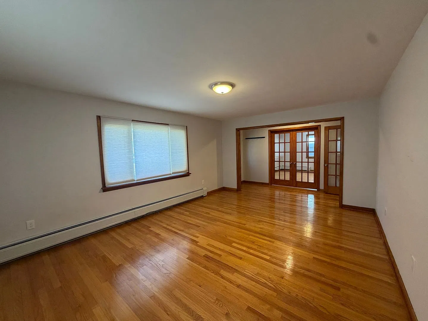 Beautiful 2-Bedroom Single Family Home — Photo 2