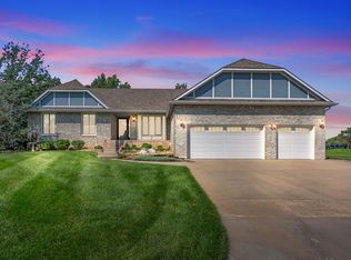2331 N Ridge Club Cir, Wichita, KS 67205