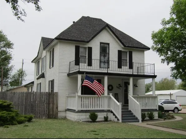 1001 S Monroe St, Hugoton, KS 67951