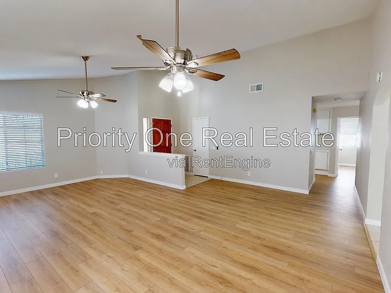 12441 Kestrel St — Photo 8