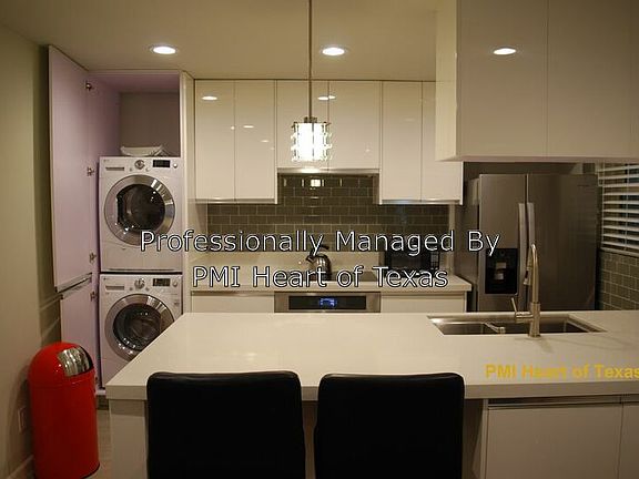 5th image of 3100 Red River St #203