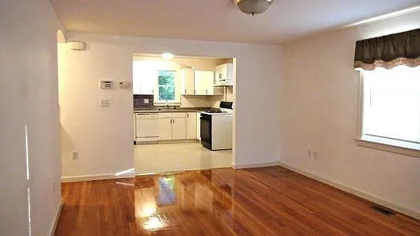 2 bed, 900 sqft, $2,650 — Photo 3