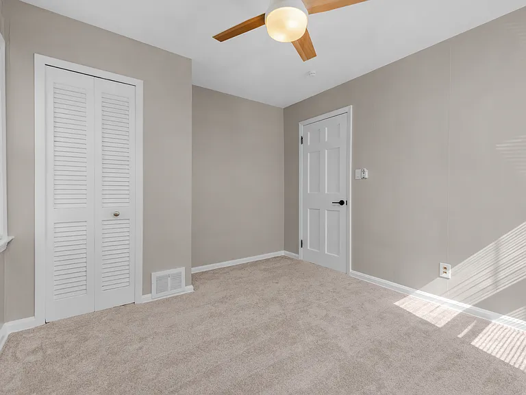 18214 Lewis Dr — Photo 17