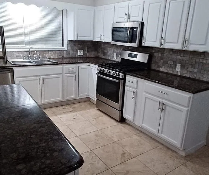 1017 Oak Dr — Photo 6