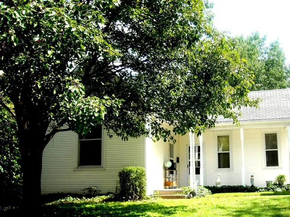 1128 N 16th St, Quincy, IL 62301