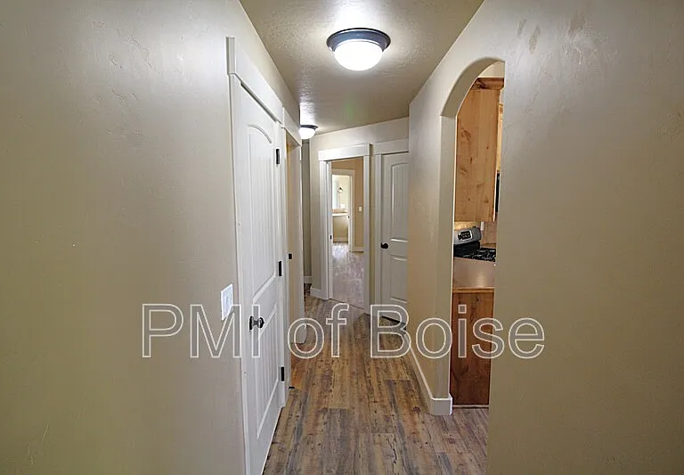 9699 W Montebello Dr — Photo 8