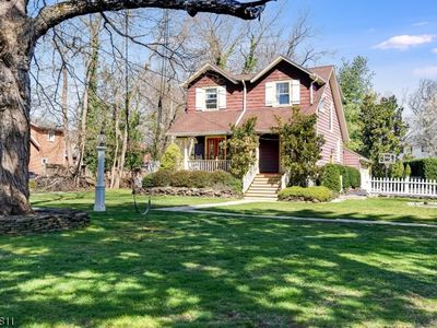 826 Woodland Ave, Mountainside, NJ, 07092
