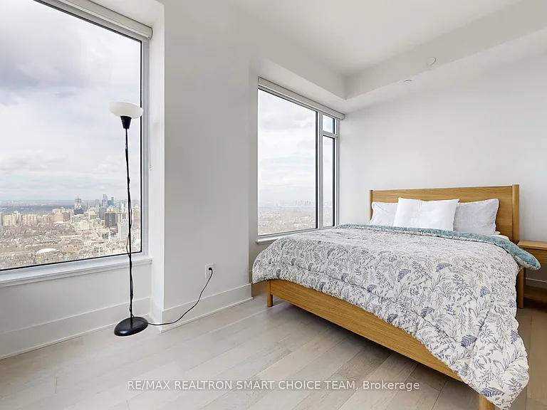 11 Yorkville Ave #5002 — Photo 31