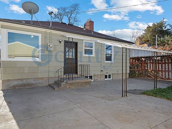 2nd image of 840 W Montague Ave