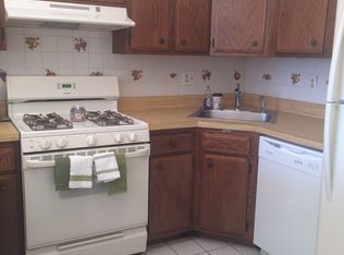 225 Cottonwood Rd, Newington, CT 06111