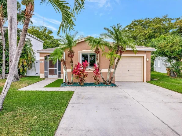 4613 SW 12th St, Deerfield Beach, FL 33442