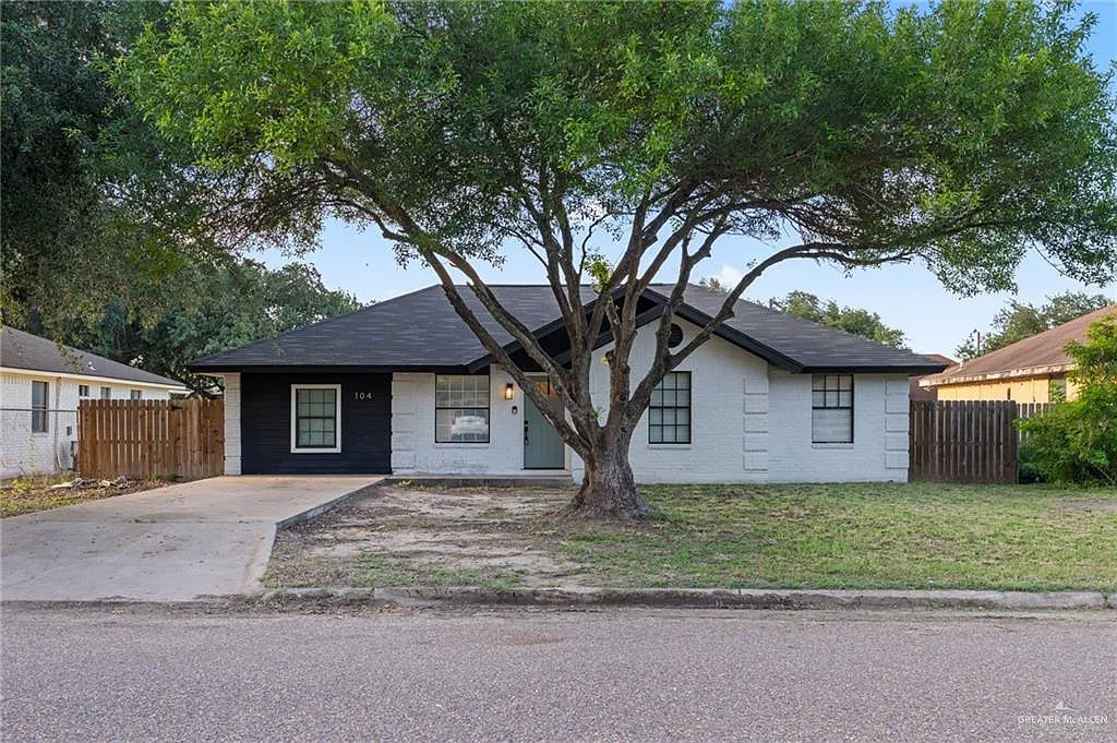 4 bed, 2.0 bath, 1474 sqft, $1,650 — Photo 2