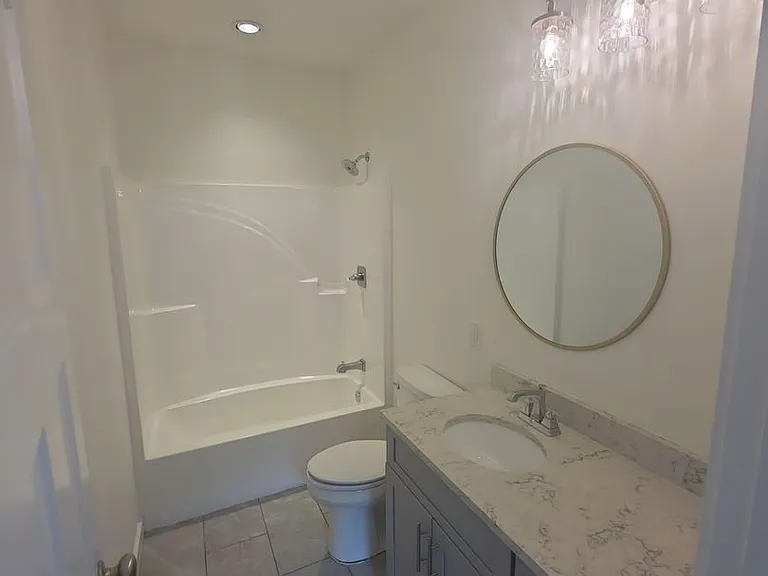 409 Juniper Dr — Photo 8