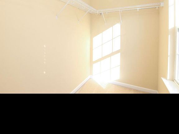 5th image of 8843 Thornton Town Pl