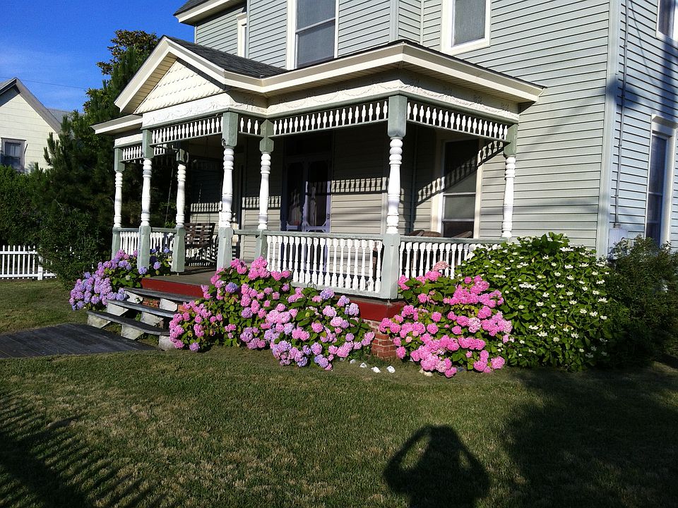 1st image of 4420 Main St