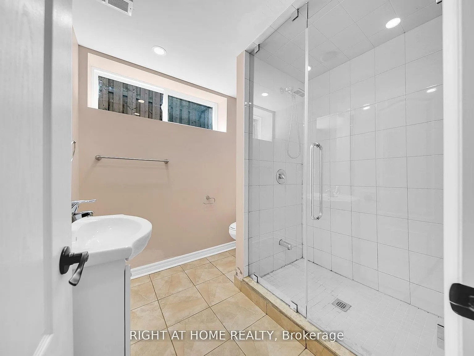 2 bed, $2,200 — Photo 4
