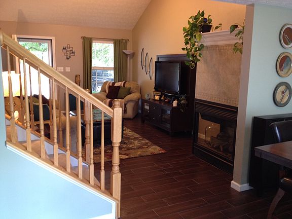 3rd image of 3580 King Edward Way