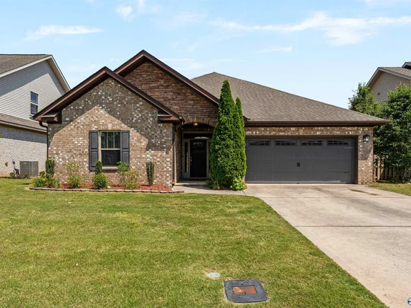 3013 Mallard Point Dr SE, Owens Cross Roads, AL 35763