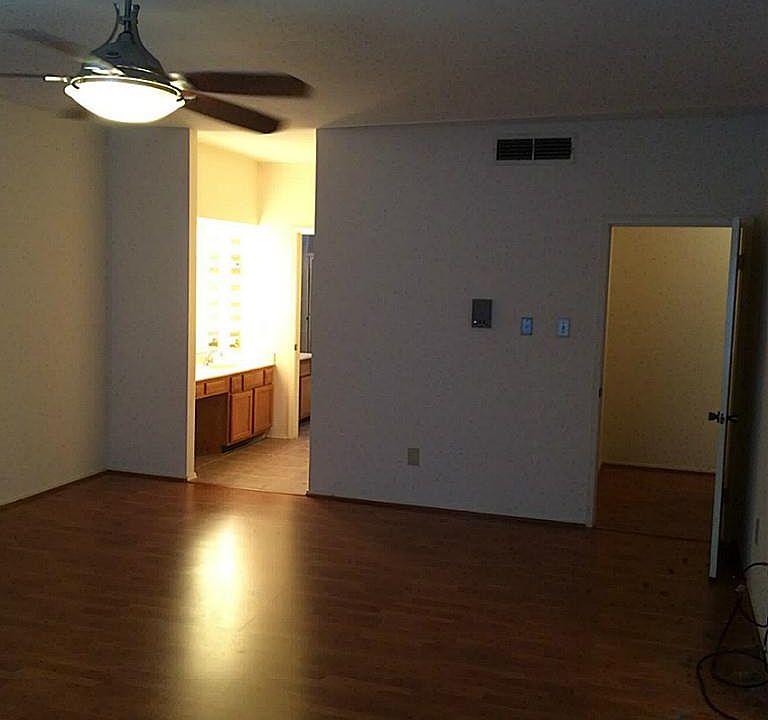 1st image of 608 Wilcrest Dr #608