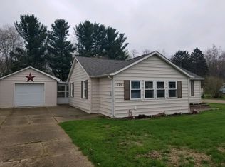 125 Edgewater Dr, Michigan center, MI 49254