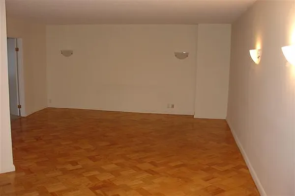 Rented by Luxury Habitat | media 44