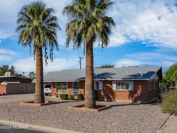 6574 E Calle Castor, Tucson, AZ 85710