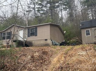 190 Pinewood Knoll Dr, Hendersonville, NC 28739