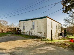 6653 11th St, Rockford, IL 61109