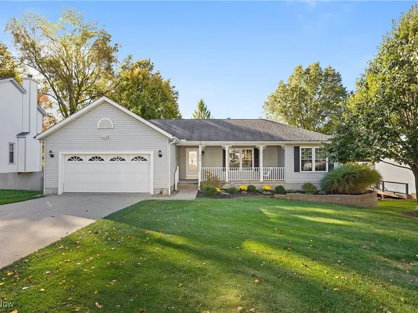 1530 Pilgrim Dr, Stow, OH 44224