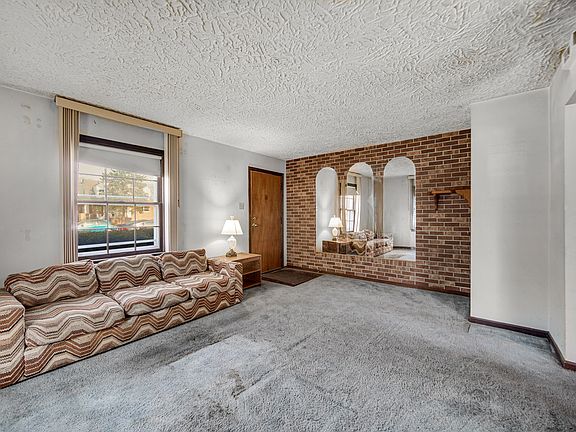 3rd image of 1538 Forest Ave